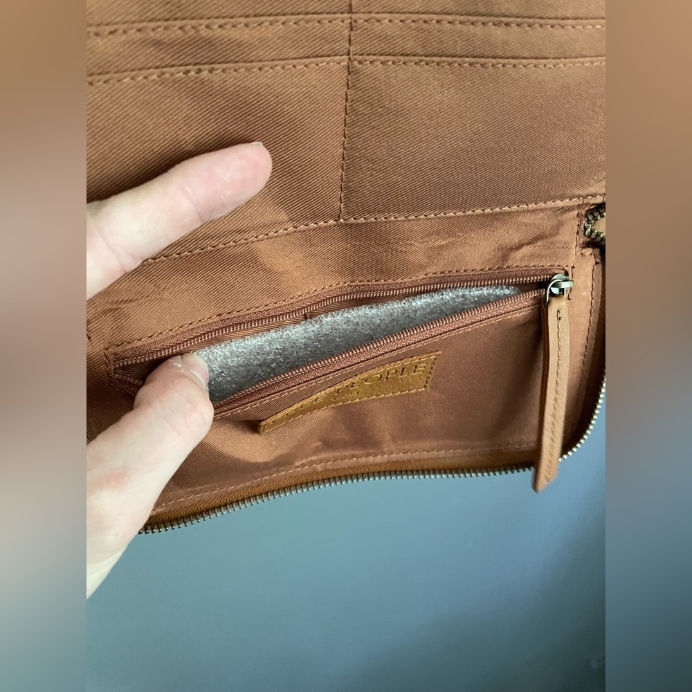 Free People Vegan Leather Wallet NWOT - Picture 5 of 5